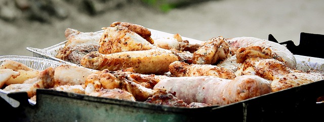 kuřec&iacute; paličky na grilu